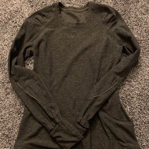 Extra Mile Long Sleev Heathered Utilitarian Green